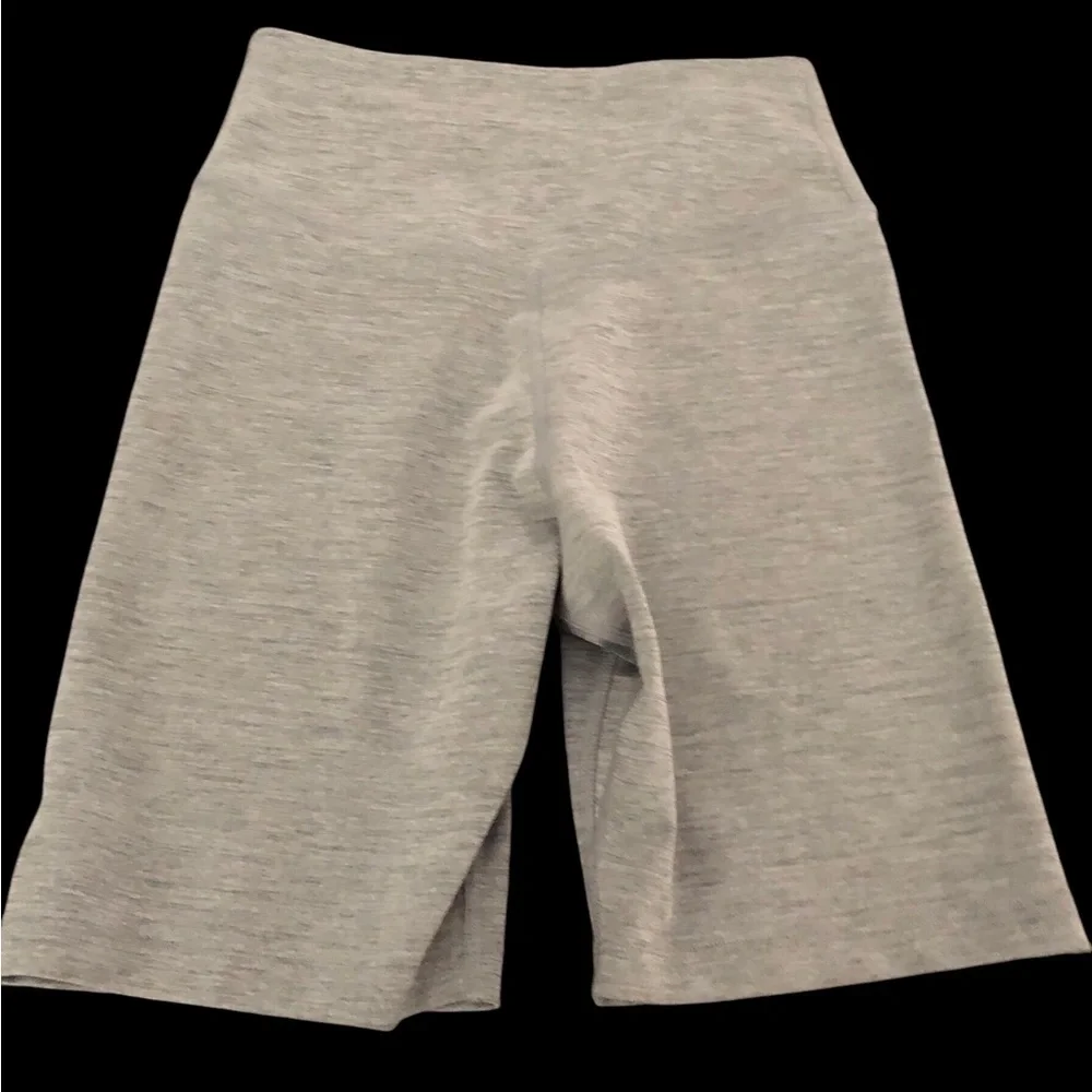 Nike Dri-Fit Gray‎ 7” Bike Shorts Size Small